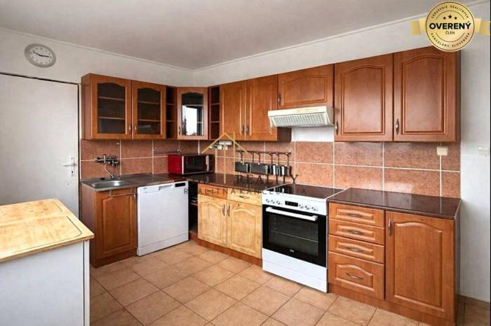 Reality HD REALITY, Predaj 4-izbového bytu, ulica Vajanského,  Šahy