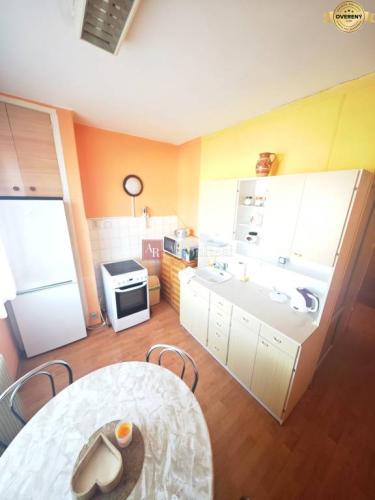 Reality Predaj: 3-izbový byt z balkónom 65 m2, Valaská, okres Brezno