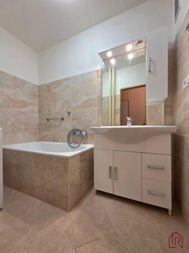 Reality 4 izbový byt 72 m² + loggia – Brigádnická