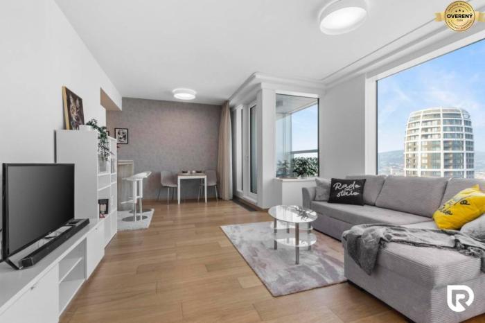 Reality RADO | Exkluzívny 2-izbový byt vysoko nad mestom- PANORAMA CITY 24. p.