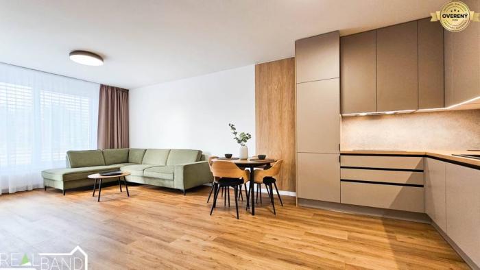 Reality PRENÁJOM  - 2 izbový luxusný byt o rozlohe 51,52 m² + 35,71 m² terasa
