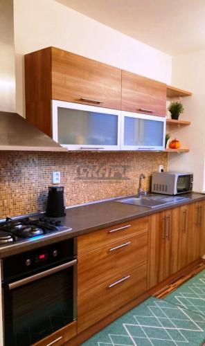 Reality Na prenájom 3-izb. byt ul. Jána Poničana - Devínska