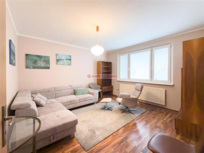 Reality Príjemný 3-izbový byt so zasklenou loggiou pri Chorvátskom ramene – Hálova ulica, Petržalka