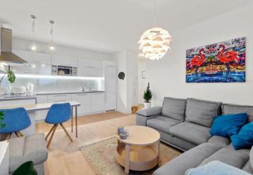 Reality Na predaj svetlý 2-izbový byt s balkónom a parkovacím státím v Ružinove – Ostredky