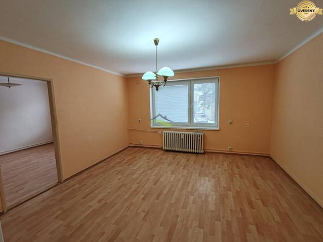 Reality Priestranný 2-izbový byt  – Sídlisko I, k dispozícii ihneď