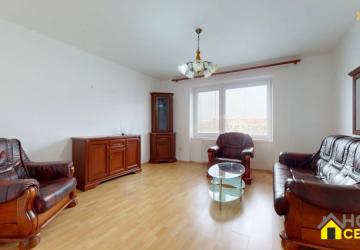 Reality NA PREDAJ KOMPLETNE ZREKONŠTRUOVANÝ 3 IZBOVÝ BYT, UL: ZVÁRAČSKÁ, KOMÁR