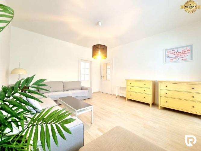 Reality RADO | Príjemný a priestranný 3-izbový byt | 83 m² |