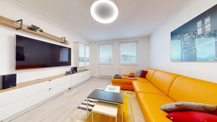 Reality 3i byt 75m, kompletná nadštandardná RŠ v r. 2026, PRVONÁJOM, Lenardova ul., začiatok Petržalky