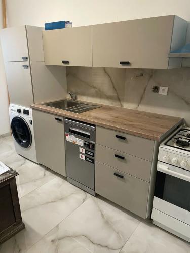 Reality Prenájom: 3-izbový byt – Ľudovíta Fullu, Karlova Ves