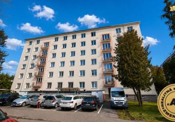 Reality 3 izbový tehlový byt 69m2 balkón, výťah Zvolen