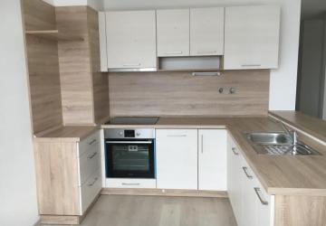 Reality Dám do prenájmu nový 2-izbový byt v Galante West na Hodskej ulici - novostavba pri nemocnici.