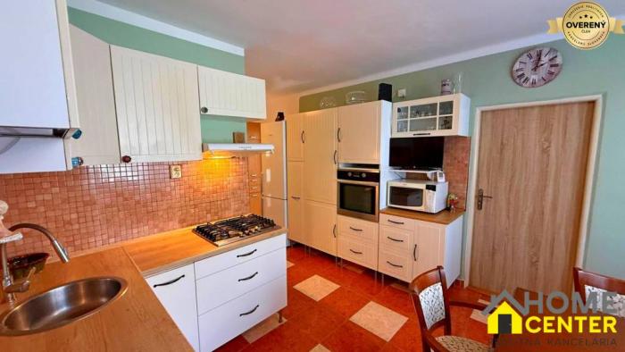 Reality NA PREDAJ 3 IZBOVÝ BYT s 2 balkónmi – skvelá poloha