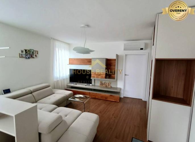 Reality Prenájom moderný 2 izb. byt Námestie Martina Benku, BA I. Staré Mesto