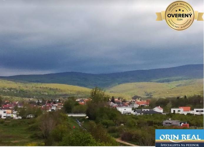 Reality PREDAJ PRIESTRANNÉHO 3 IZB. BYTU V NOVOSTAVBE V PEZINKU-DONA SANDTNERA