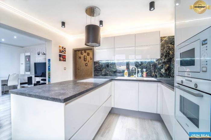 Reality 3 IZB.BYT S GARÁŽOVÝM STÁTIM A PIVNICOU V MODRE KRÁLOVÁ