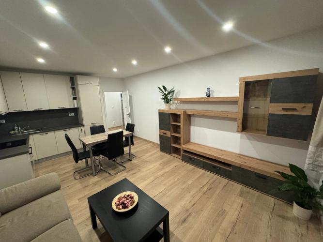 Reality Prenájom 3-izbového bytu – Radarová