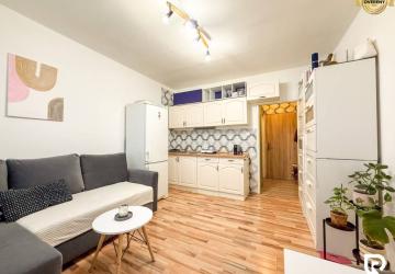 Reality RADO | Prerobená garsónka 20m2, Šándorova ul., Bratislava - Ružinov