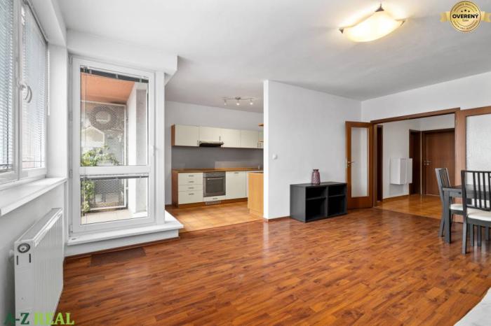 Reality Predaj  4-izb. bytu s garážovým státím - Ružinov, ul. Na Križovatkách