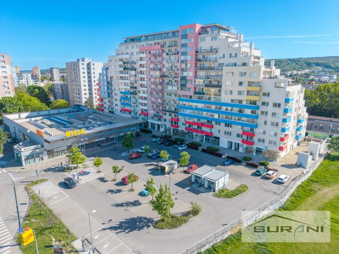 Reality Veľký rodinný 3-izbový byt | 91 m² | 2 balkóny | garážové státie | RUSTICA