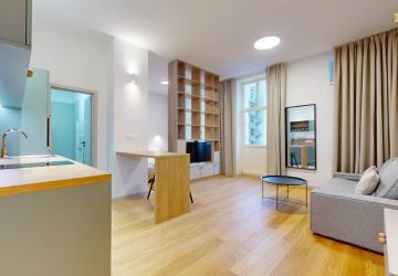 Reality RentHub | Butiková 1,5i rezidencia s balkónom | Historická mestská