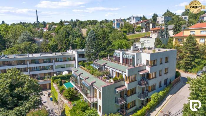 Reality RADO | Staré Mesto | 4i byt 175 m² + 4 balkóny + možnosť 2× parking