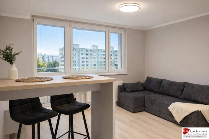 Reality Prenájom 2-izbový byt s loggiou, 54m2, Bratislava-Petržalka