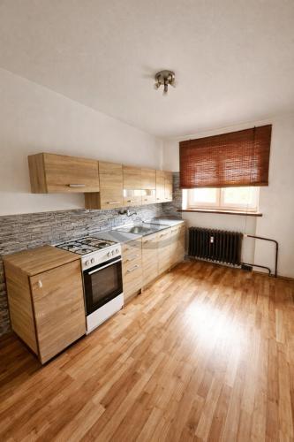 Reality 2-izbový byt byt, Handlová, Handlová