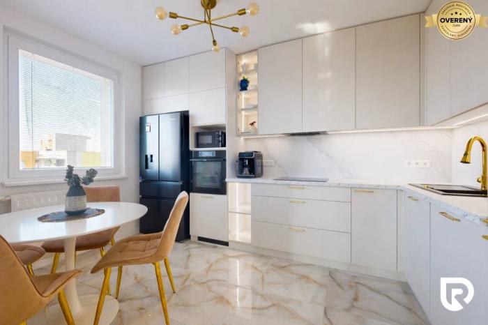 Reality RADO | 3-izbový byt VÍŤAZNÝ OVÁL | Dubnica nad Váhom