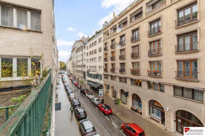 Reality Predaj 4-izbový byt, 102m2, terasa 50m2, Bratislava-centrum, Gorkého