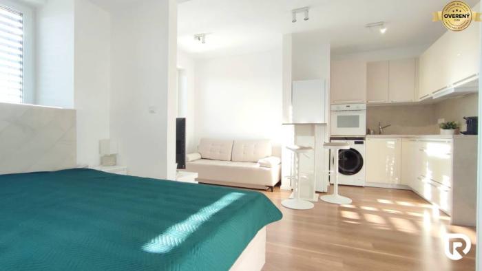Reality RentHub | Garsónka 31m2 + parking, Vinohrady | Trenčín