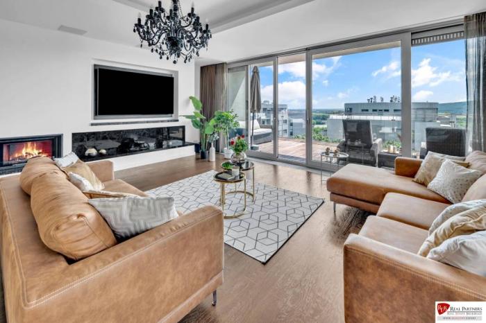 Reality Predaj, Luxusný 4 izbový byt, 180 m2 + 25 m2, Condominium Renaissance