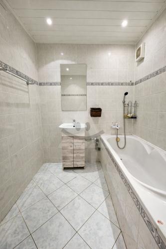 Reality 1-izbový byt byt, Handlová, Handlová