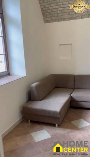 Reality PRENÁJOM : 1 izbový byt, Komárno