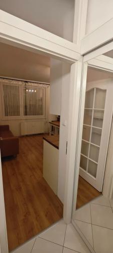 Reality 2-izbový byt po rekonštrukcii na prenájom – Ružinov,