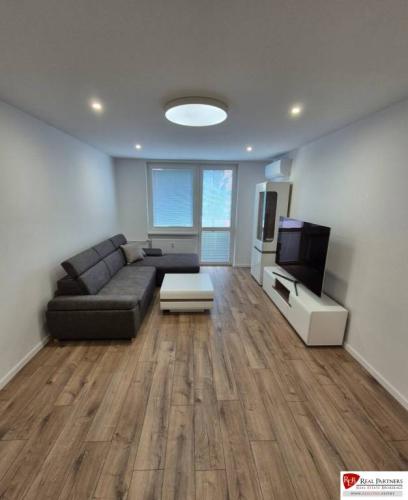 Reality REB.SK Prenájom 2-izbového bytu Bratislava II, Ružinov