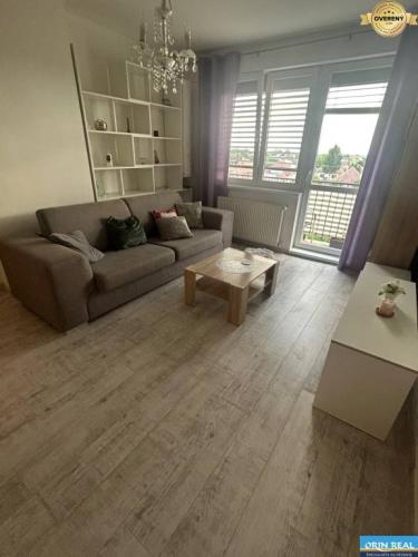 Reality Na prenájom útulný 2 izbový byt Ivanka pri Dunaji 580,- Eur