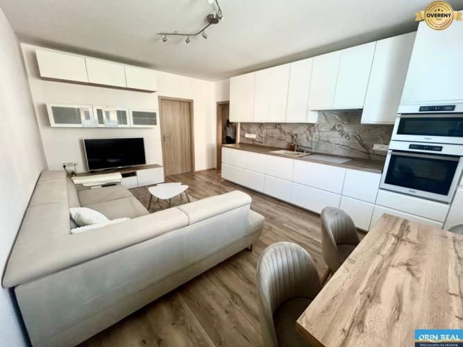 Reality Krásny klimatizovaný 3 izbový byt Muškát 800,- Eur