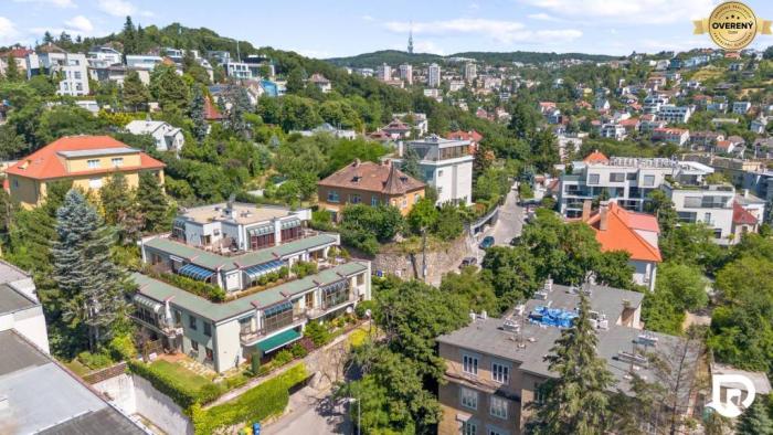 Reality RADO | Staré Mesto | 4i byt 175 m² + 4 balkóny + možnosť 2× parking