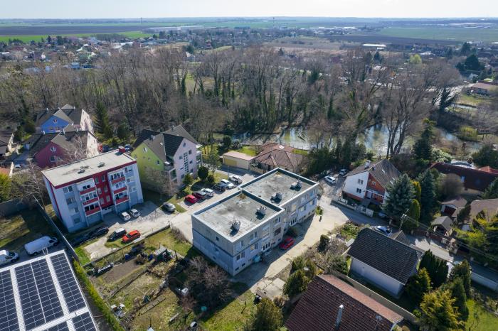Reality PNORF – 2i byt s loggiou, 58 m2, pivnicou, garážou, záhradkou, Kráľová pri Senci