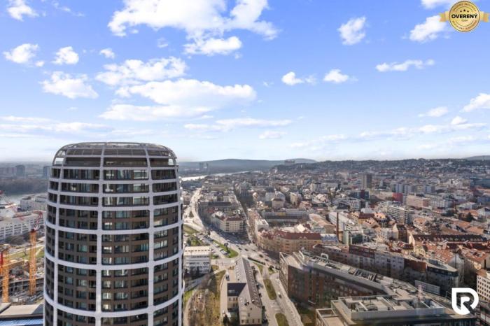 Reality RADO | Sky Park – 26. poschodie s výhľadom na Bratislavu