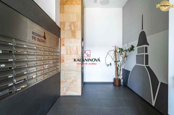 Reality PRENÁJOM: 1 izbový byt + KK, Košice-centrum, ulica Strojárenská 11F