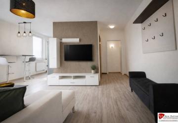 Reality Prenájom 2-izbový byt s balkónom, parkovanie,55m2, Nobelova
