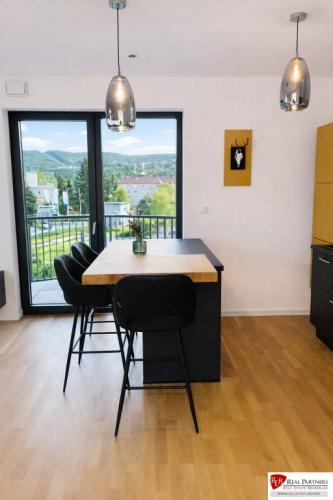 Reality prenájom 2-izbový byt s terasou, parkovanie,46m2,GUTHAUSE, NOVOSTAVBA