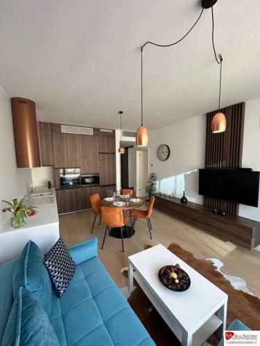 Reality Prenájom 2-izbový byt, 51m2,loggia, SKY PARK, veža I.