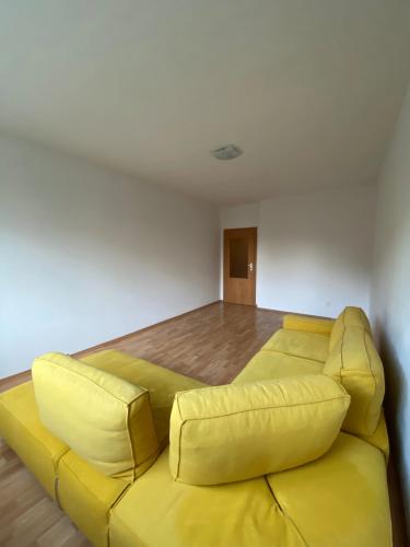 Reality Prenájom 3-izbového bytu s 2 parkovacími miestami – Hornádska