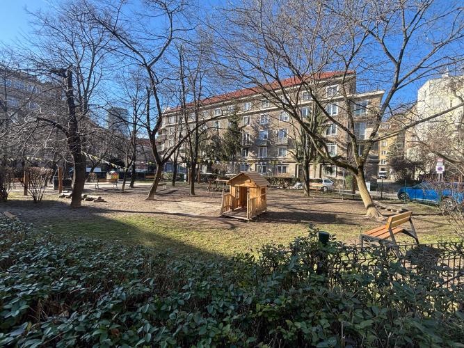 Reality Luxusný 2i. byt 67m2, Šancová ul., centrum, otočený do vnútrobloku so zeleňou, pivnica