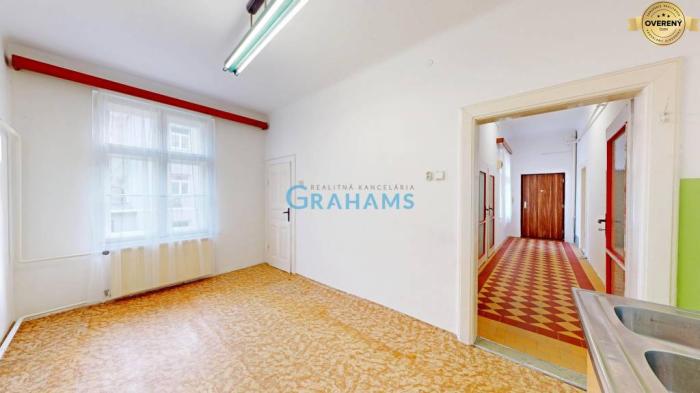 Reality Staromestský 3,5-izbový byt s pivnicou – 29. augusta, Staré Mesto