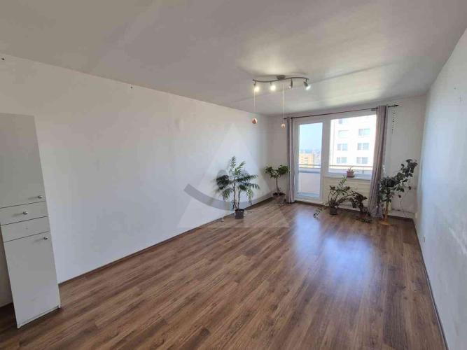 Reality 2-izbový byt byt, Komárno, Sídlisko VII, Eötvösa