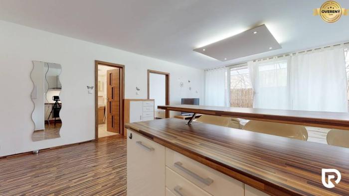 Reality RADO | Na prenájom krásne prerobený 2i byt, Šafárikova - Trenčín