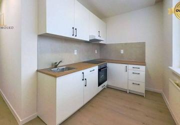 Reality Prenájom luxusný 1-izbový byt s loggiou v Humennom.